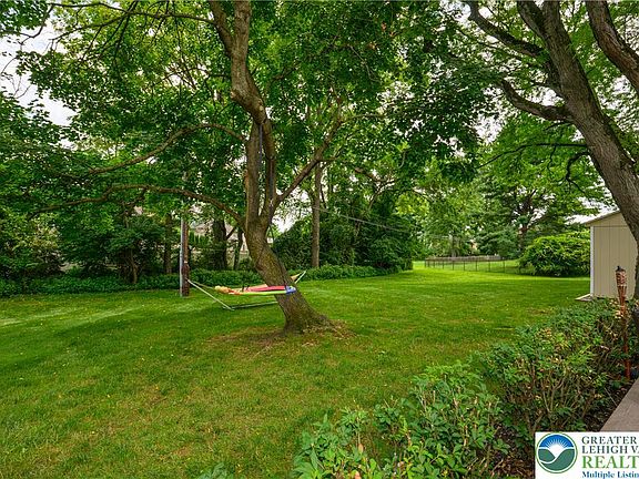 5th image of 655 Yorkshire Rd