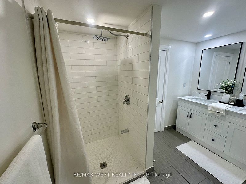 Toronto House for rent - 2 Bedrooms — photo 13