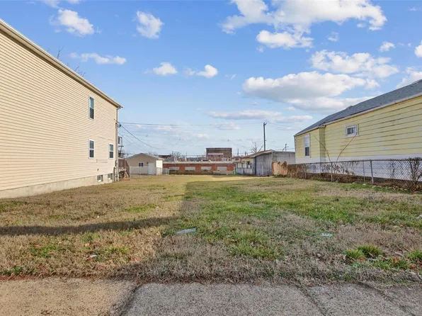 6820 Pennsylvania Ave, Saint Louis, MO 63111