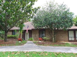 111 Sleepy Oaks Rd NW, Fort Walton Beach, FL 32548