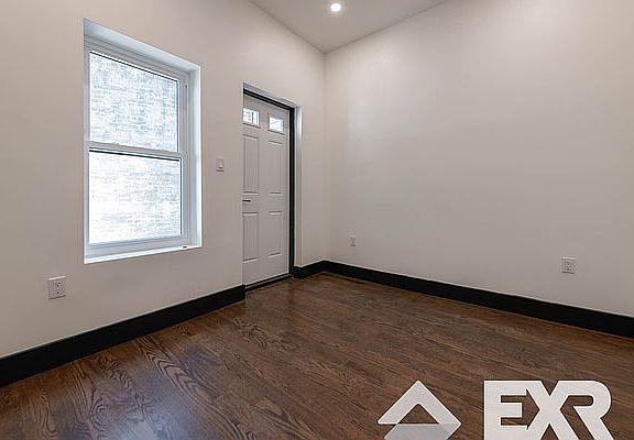 3rd image of 1340 De Kalb Ave #1