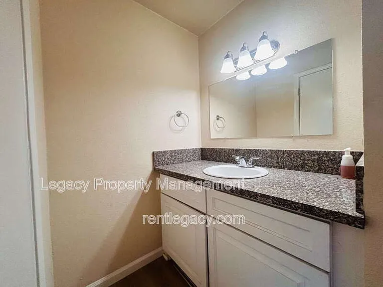 6841 Castleberry Cir — Photo 14