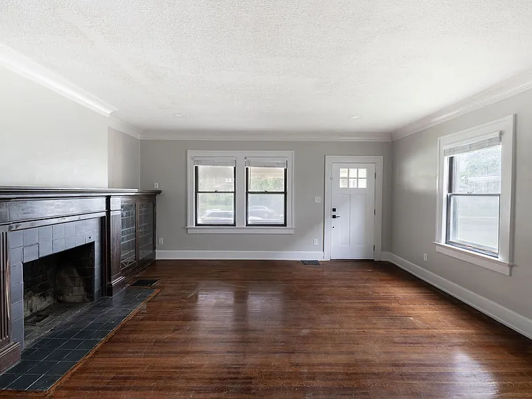 3554 N College Ave — Photo 25