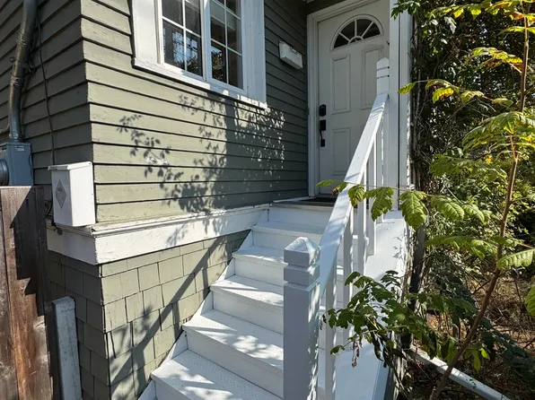 5914 8th Ave NW, Seattle, WA 98107