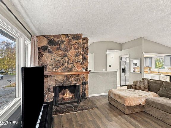 3rd image of 7010 Burlwood Dr