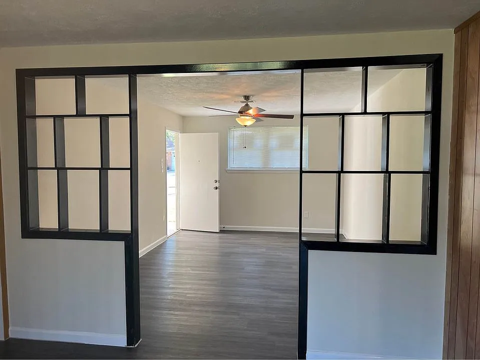 Building Photo - 10910 Sela Ln