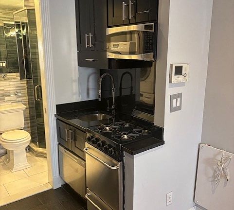 5th image of 439 W 50th St #4C