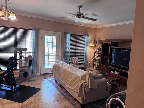 5th image of 419 Twin Lakes Ln