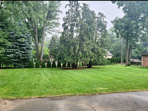 4th image of 214 Marlborough Dr