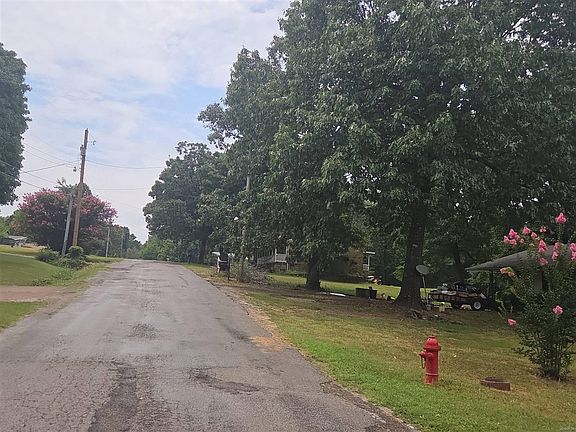 4th image of 15 Opalochee Dr