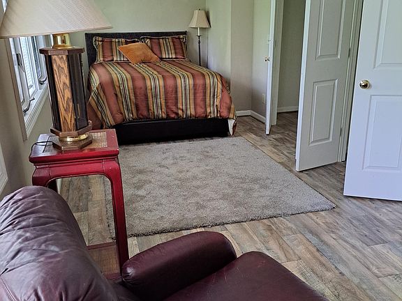 4th image of 1600 Woodland Way