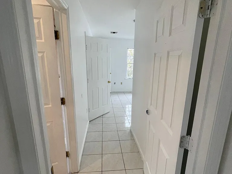 614 Bond St #2 — Photo 14