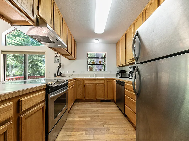 11059 Zermatt Dr — Photo 9