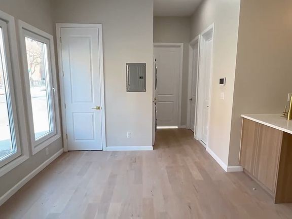 4th image of 182 Zabriskie St Floor 1
