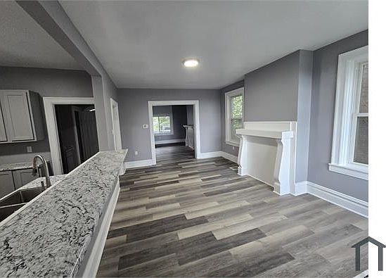 5th image of 1515 Foliage St