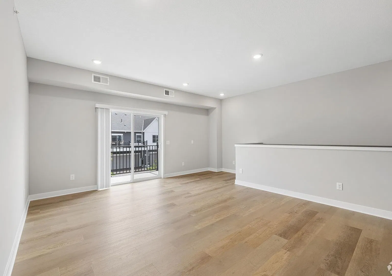Oneka Fields Townhomes (C) — Photo 4