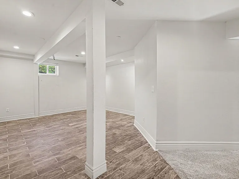 5050 Lincoln St — Photo 10