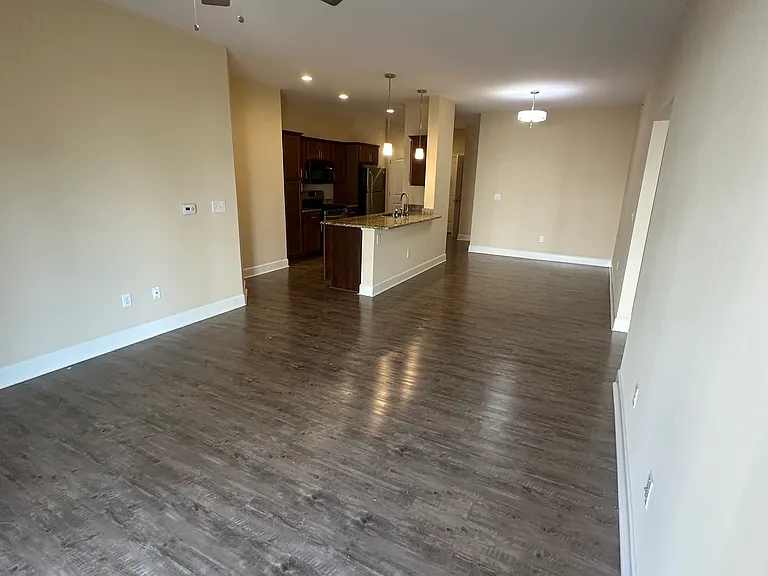 Dockside Village Apartments — Photo 94