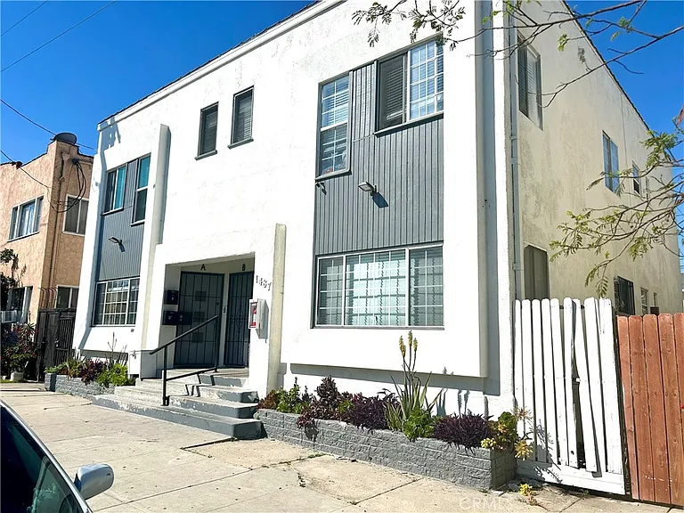 1487 Henderson Ave — Photo 1