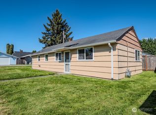 805 1/2 4th Ave SW, Puyallup, WA 98371