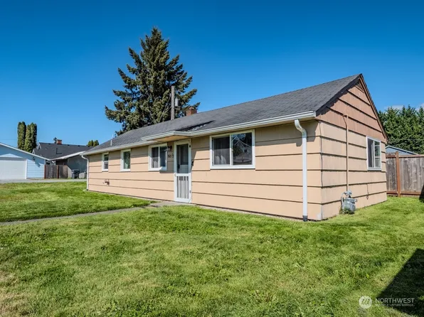 805 1/2 4TH Avenue SW, Puyallup, WA 98371