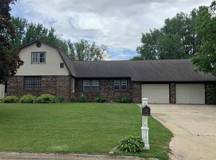 811 8th St SE, Independence, IA 50644
