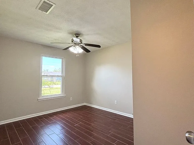 1747 Papaya Dr N — Photo 14