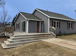 801 Fritzie Ave, Crivitz, WI 54114