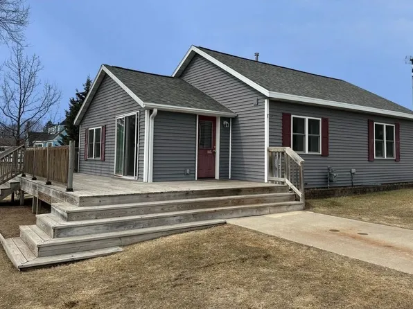 801 Fritzie Ave, Crivitz, WI 54114