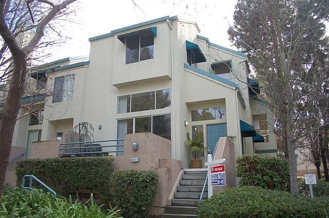 1st image of 422 Galleria Dr APT 11