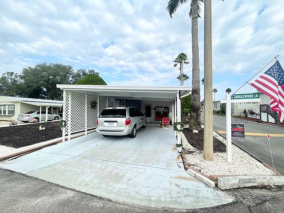 3rd image of 94 Tanglewood Ln
