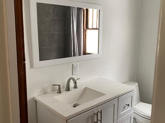 3rd image of 106 Withey St SE