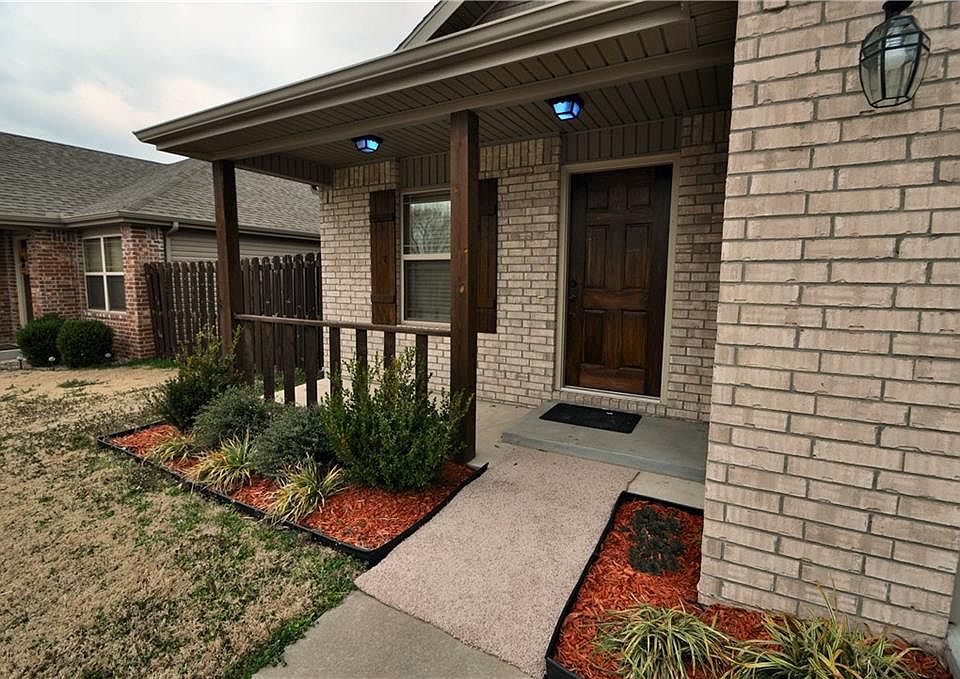 1st image of 2406 S 11th Pl