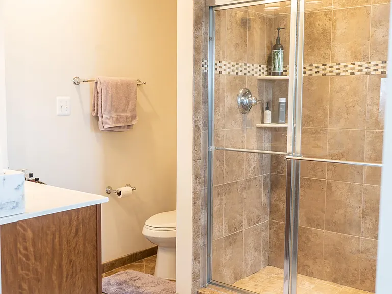 25095 Croxley Green Sq — Photo 48