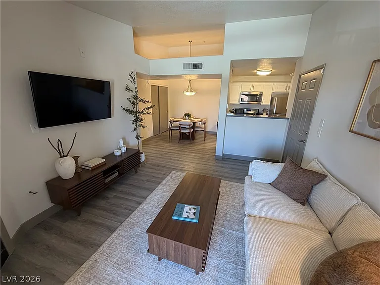 950 Seven Hills Dr #2021 — Photo 4