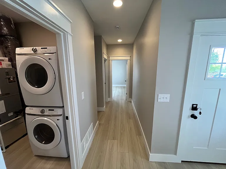 1213 N Madison St — Photo 13