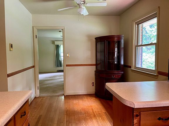 5th image of 503 S Central Dr