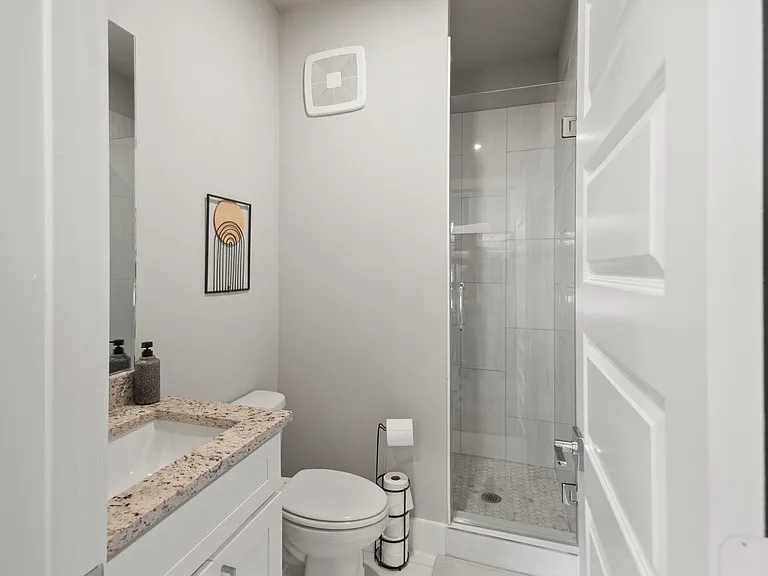 702 N Plano Rd — Photo 8
