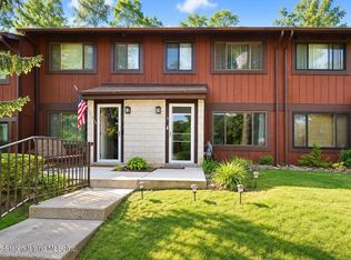 38 Stone Ln, Staten Island, NY 10314