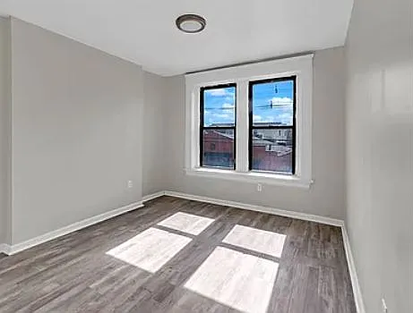 84 2nd St #4 — Photo 13