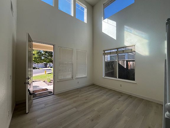 2nd image of 9501 Sarazen Ct