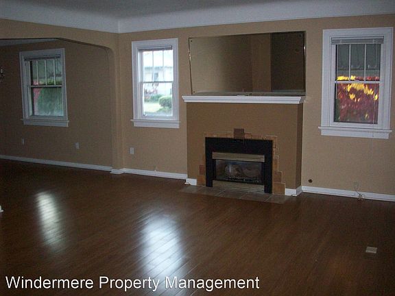 2nd image of 217 Howard St