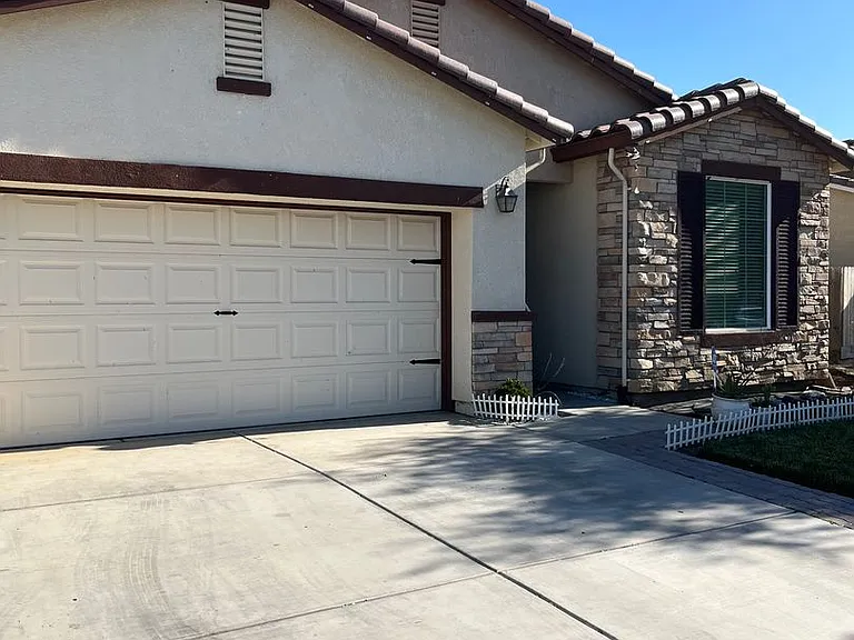 2487 N Mountainside Dr — Photo 5