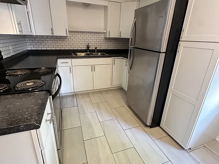 1201 S Rockford Ave #11 — Photo 3