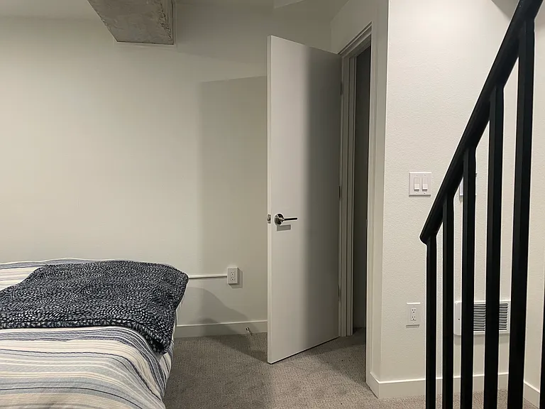 2617 Franklin Ave E #D — Photo 24