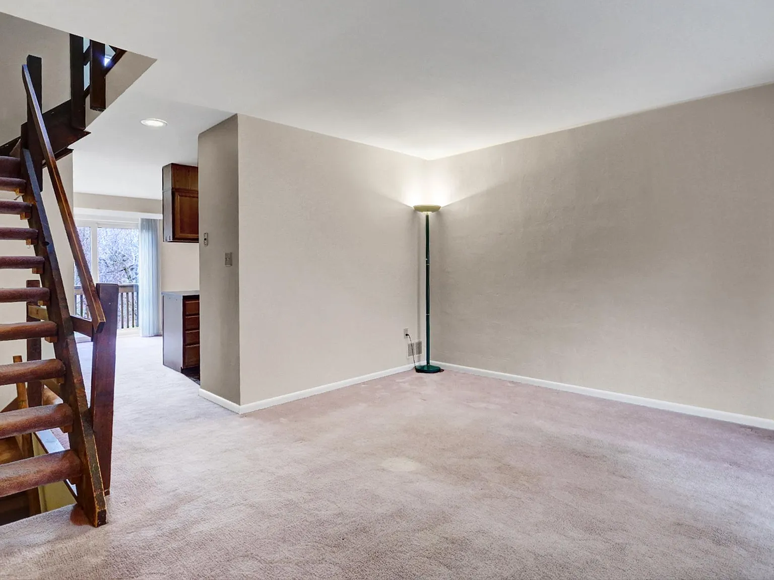2 bed, 1.5 bath, 1900 sqft, $1,490 — Photo 2