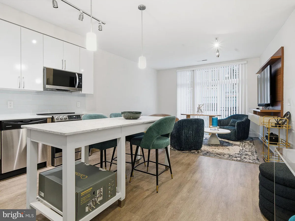 Building Photo - 145 Riverhaven Dr #214