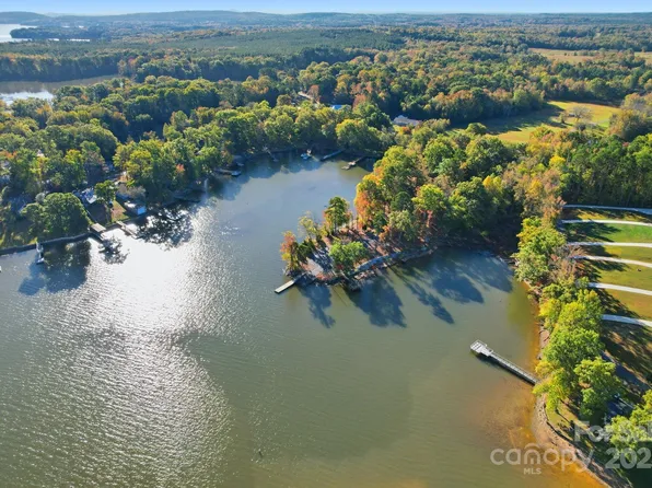 290 Sailboat Dr, Salisbury, NC 28146