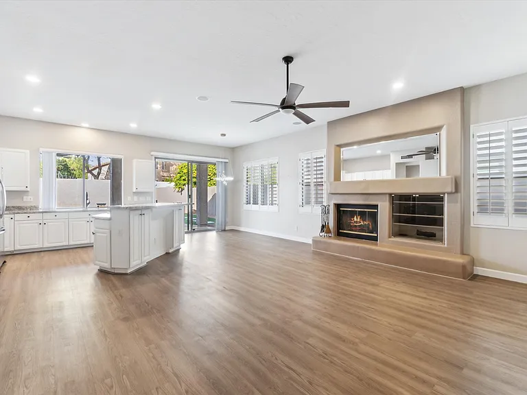 5222 E Danbury Rd — Photo 4