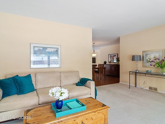 3rd image of 204 Lanford Ln